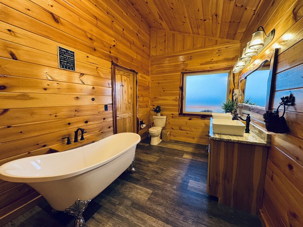 Sevierville, Tennessee, 37876, United States, 3 Bedrooms Bedrooms, ,3.5 BathroomsBathrooms,Residential,Forsale,1942465