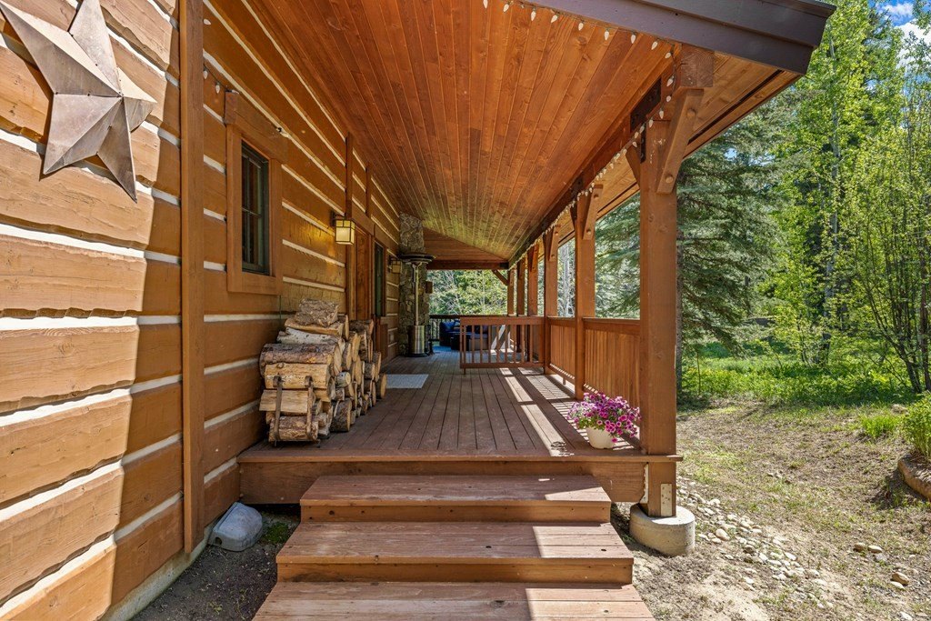 Donnelly, Idaho, 83615, United States, 3 Bedrooms Bedrooms, ,3 BathroomsBathrooms,Residential,Forsale,1889373