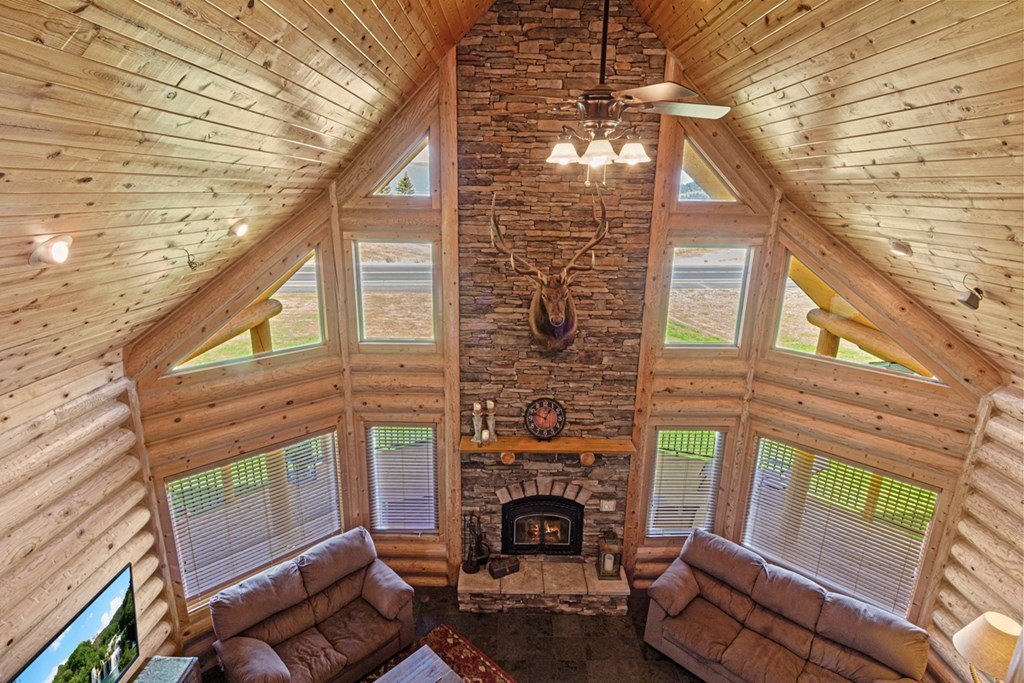 Cascade, Idaho, 83611, United States, 3 Bedrooms Bedrooms, ,2.5 BathroomsBathrooms,Residential,Forsale,1946191