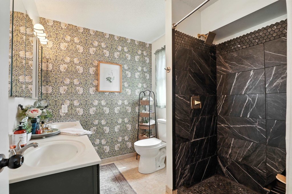 Rapid City, South Dakota, 57702, United States, 4 Bedrooms Bedrooms, ,3 BathroomsBathrooms,Residential,Forsale,1990693