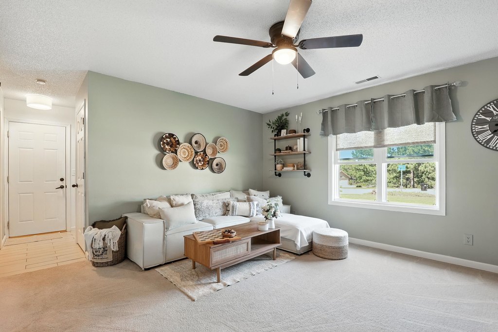 Rapid City, South Dakota, 57702, United States, 4 Bedrooms Bedrooms, ,3 BathroomsBathrooms,Residential,Forsale,1990693