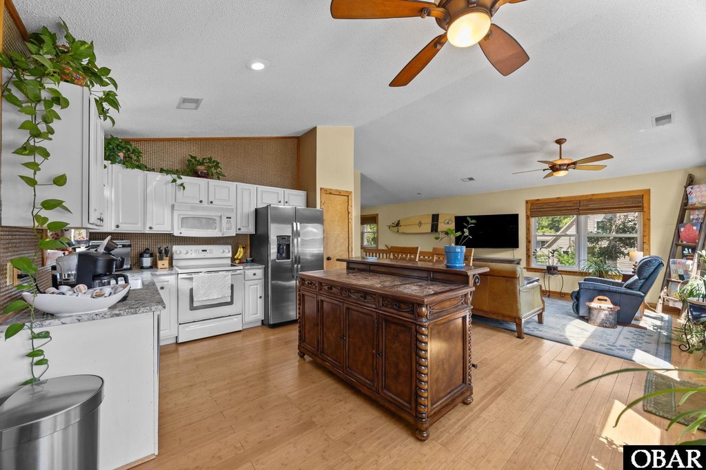 Nags Head, North Carolina, 27959, United States, 4 Bedrooms Bedrooms, ,2 BathroomsBathrooms,Residential,Forsale,1951932