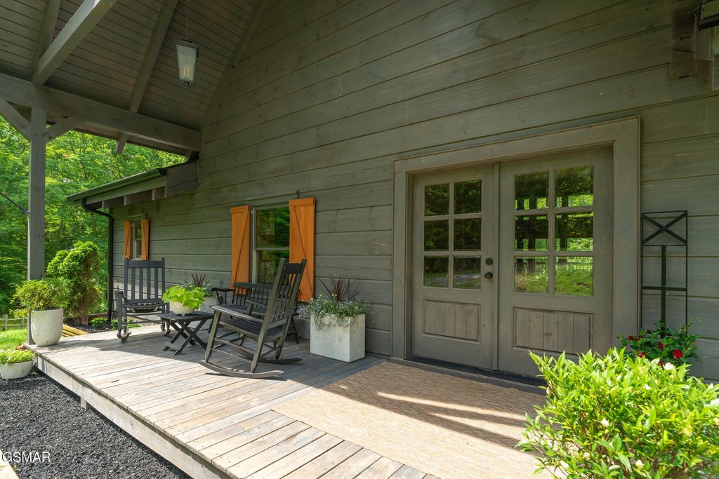 Walland, Tennessee, 37886, United States, 2 Bedrooms Bedrooms, ,2 BathroomsBathrooms,Residential,Forsale,1910195