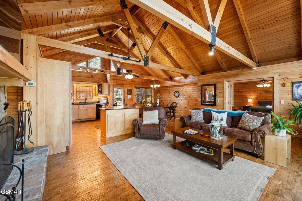 Gatlinburg, Tennessee, 37738, United States, 3 Bedrooms Bedrooms, ,2.5 BathroomsBathrooms,Residential,Forsale,1936713
