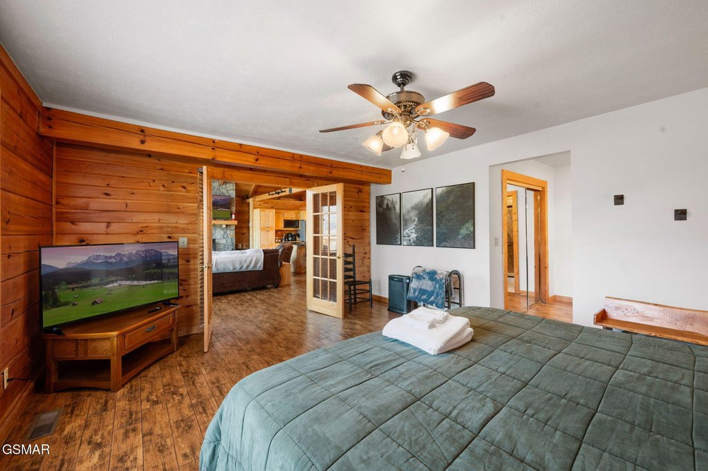 Gatlinburg, Tennessee, 37738, United States, 3 Bedrooms Bedrooms, ,2.5 BathroomsBathrooms,Residential,Forsale,1936713