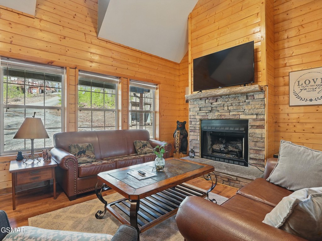 Sevierville, Tennessee, 37862, United States, 4 Bedrooms Bedrooms, ,4 BathroomsBathrooms,Residential,Forsale,1942455