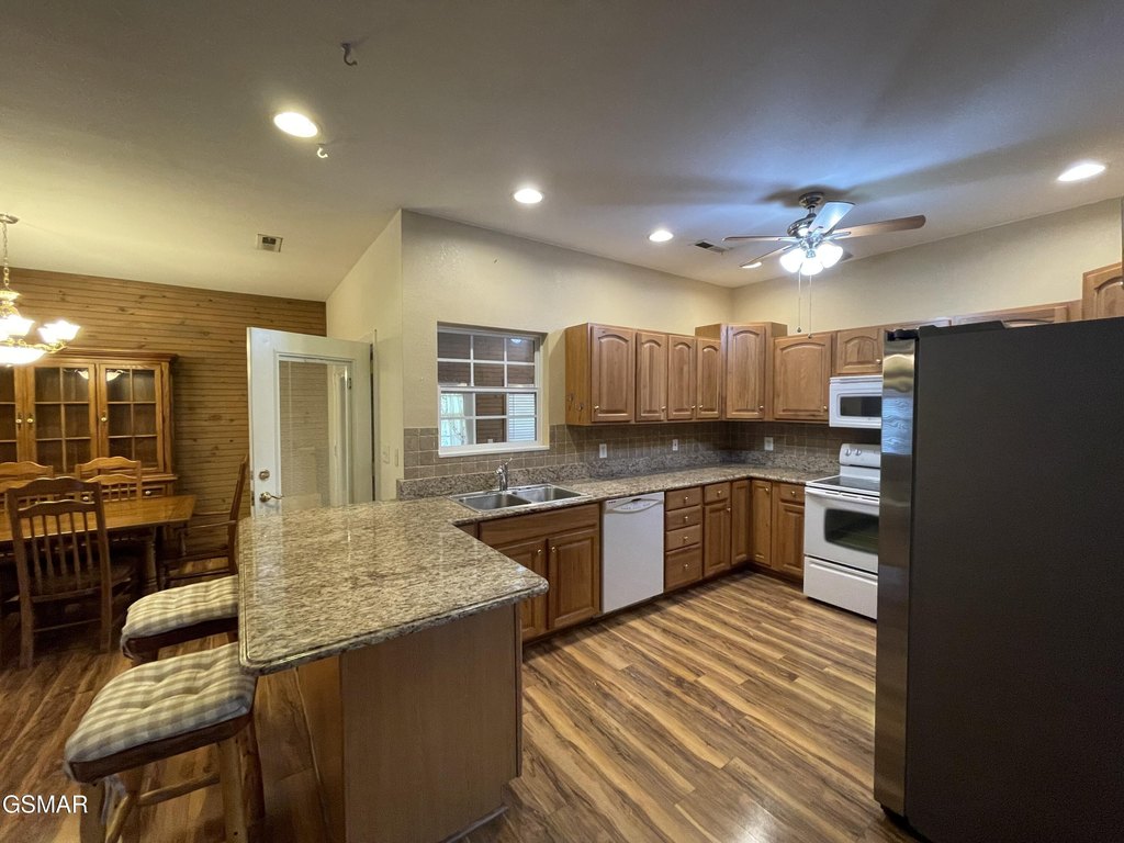 Sevierville, Tennessee, 37862, United States, 3 Bedrooms Bedrooms, ,2 BathroomsBathrooms,Residential,Forsale,1910215