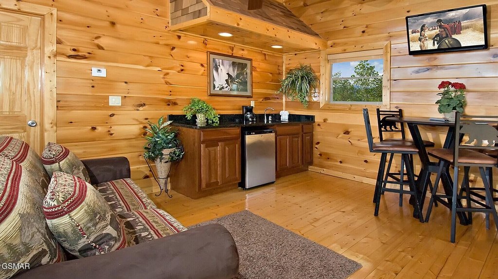 Pigeon Forge, Tennessee, 37863, United States, 6 Bedrooms Bedrooms, ,6.5 BathroomsBathrooms,Residential,Forsale,1999468