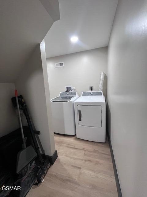 Sevierville, Tennessee, 37876, United States, 3 Bedrooms Bedrooms, ,3 BathroomsBathrooms,Residential,Forsale,1910186