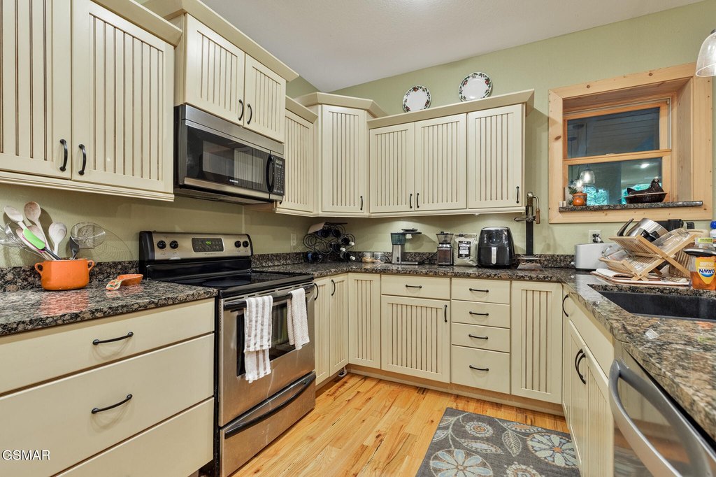 Sevierville, Tennessee, 37862, United States, 2 Bedrooms Bedrooms, ,2 BathroomsBathrooms,Residential,Forsale,1999460