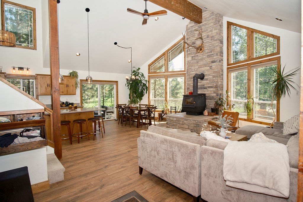 McCall, Idaho, 83638, United States, 4 Bedrooms Bedrooms, ,2 BathroomsBathrooms,Residential,Forsale,1946177