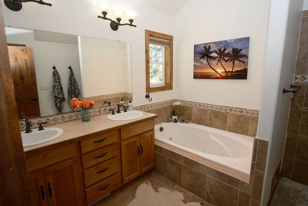 McCall, Idaho, 83638, United States, 4 Bedrooms Bedrooms, ,2 BathroomsBathrooms,Residential,Forsale,1946177