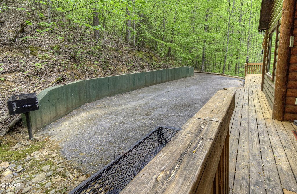 Sevierville, Tennessee, 37862, United States, 2 Bedrooms Bedrooms, ,2.5 BathroomsBathrooms,Residential,Forsale,1971833