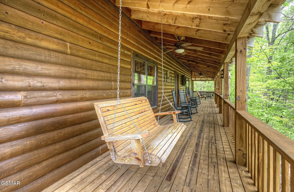 Sevierville, Tennessee, 37862, United States, 2 Bedrooms Bedrooms, ,2.5 BathroomsBathrooms,Residential,Forsale,1971833