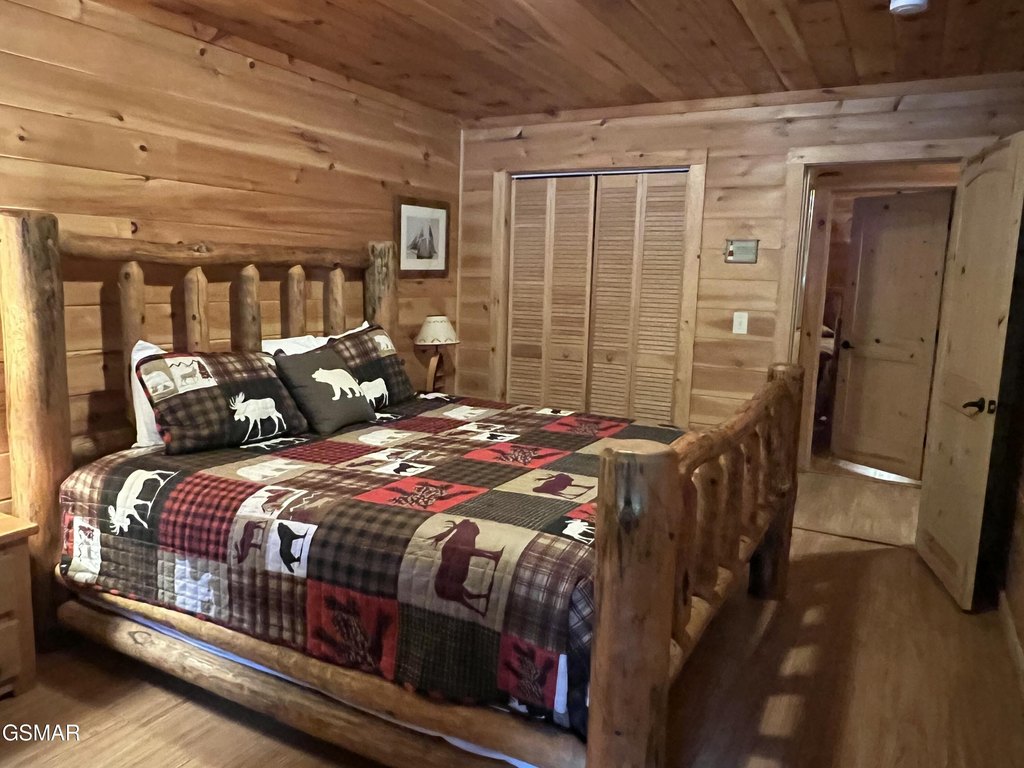 Sevierville, Tennessee, 37862, United States, 1 Bedroom Bedrooms, ,5 BathroomsBathrooms,Residential,Forsale,1910185