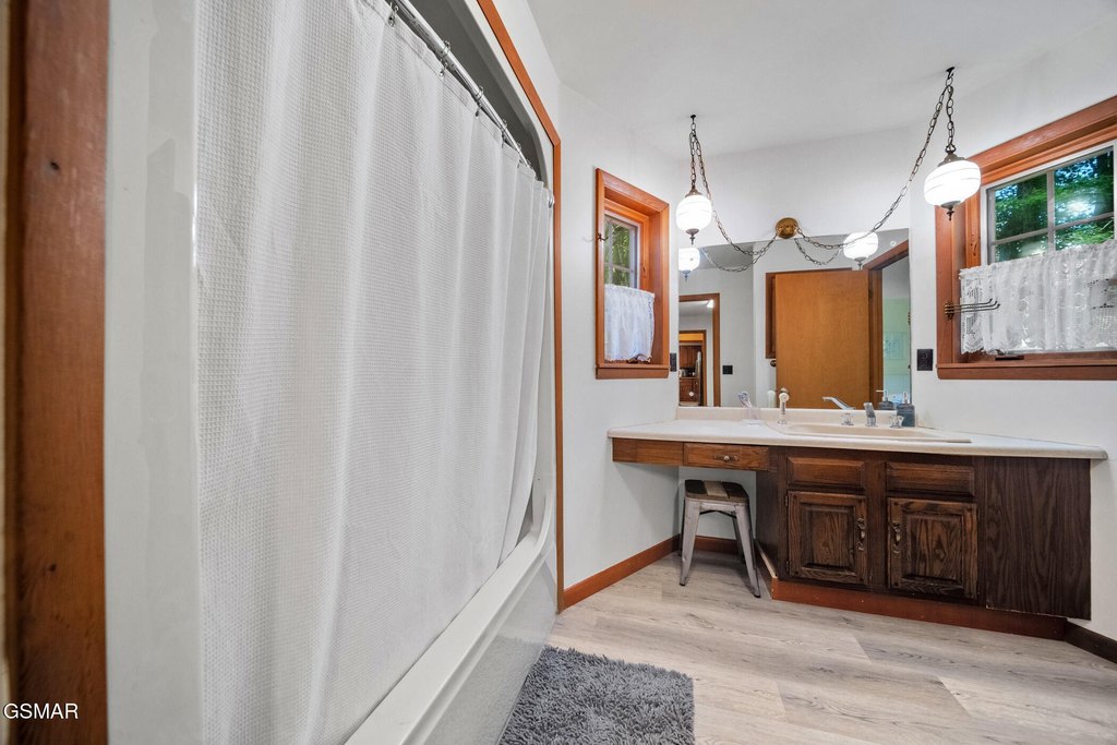 Gatlinburg, Tennessee, 37738, United States, 4 Bedrooms Bedrooms, ,3 BathroomsBathrooms,Residential,Forsale,1971875