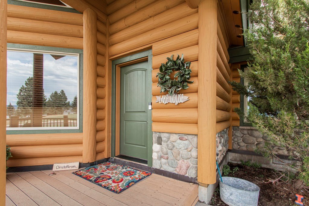 Cascade, Idaho, 83611, United States, 3 Bedrooms Bedrooms, ,2.5 BathroomsBathrooms,Residential,Forsale,1946191