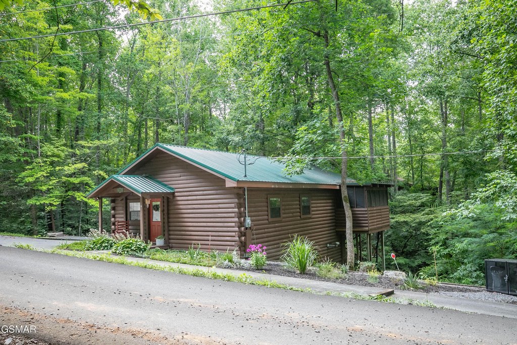 Sevierville, Tennessee, 37862, United States, 1 Bedroom Bedrooms, ,2 BathroomsBathrooms,Residential,Forsale,1942424