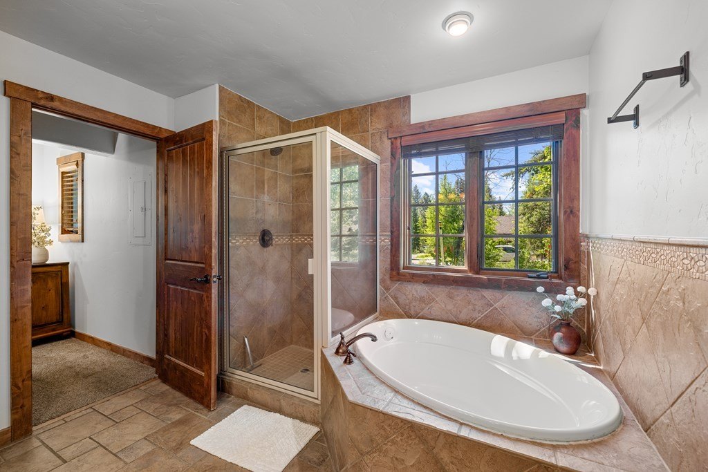 Donnelly, Idaho, 83615, United States, 2 Bedrooms Bedrooms, ,2.5 BathroomsBathrooms,Residential,Forsale,1889377