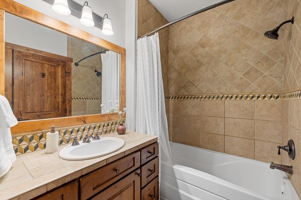 Donnelly, Idaho, 83615, United States, 2 Bedrooms Bedrooms, ,2.5 BathroomsBathrooms,Residential,Forsale,1889377