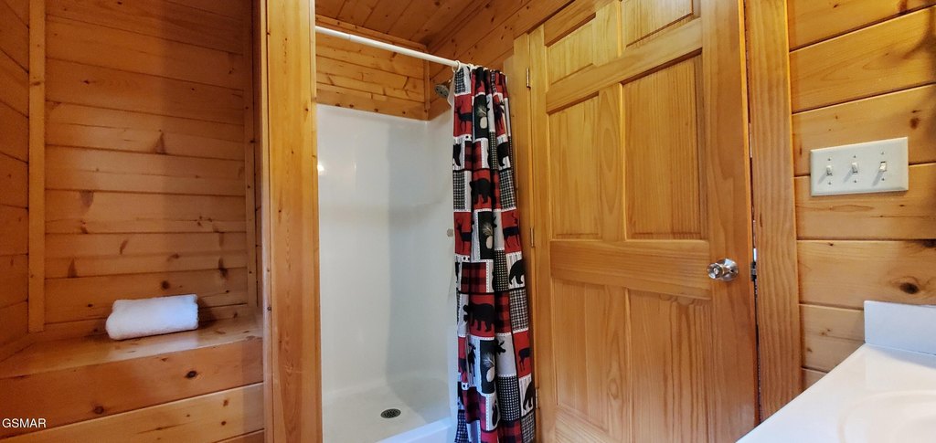 Sevierville, Tennessee, 37862, United States, 3 Bedrooms Bedrooms, ,3 BathroomsBathrooms,Residential,Forsale,1942441