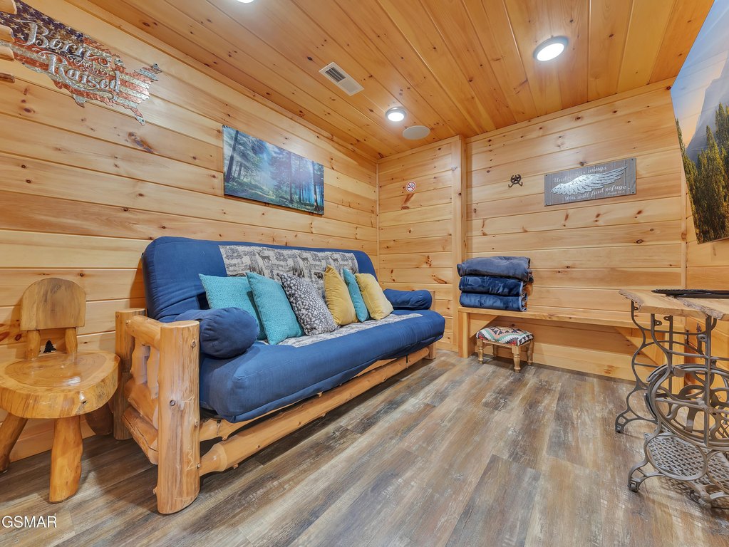 Sevierville, Tennessee, 37876, United States, 4 Bedrooms Bedrooms, ,3.5 BathroomsBathrooms,Residential,Forsale,1942464