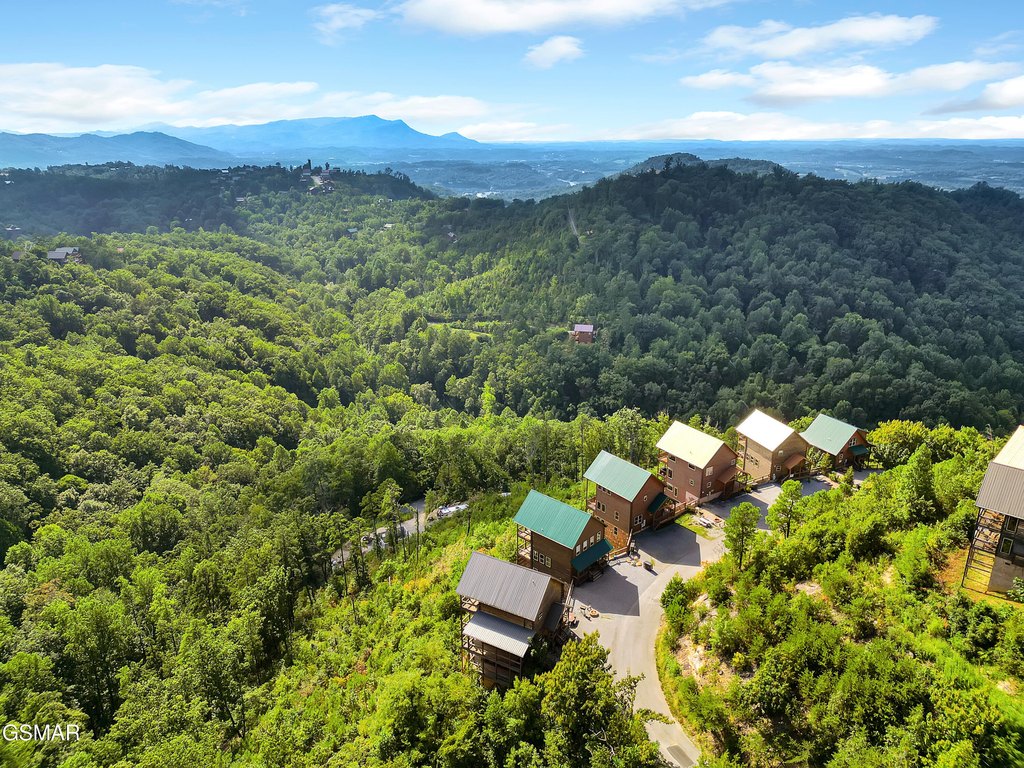 Sevierville, Tennessee, 37876, United States, 4 Bedrooms Bedrooms, ,3.5 BathroomsBathrooms,Residential,Forsale,1942464