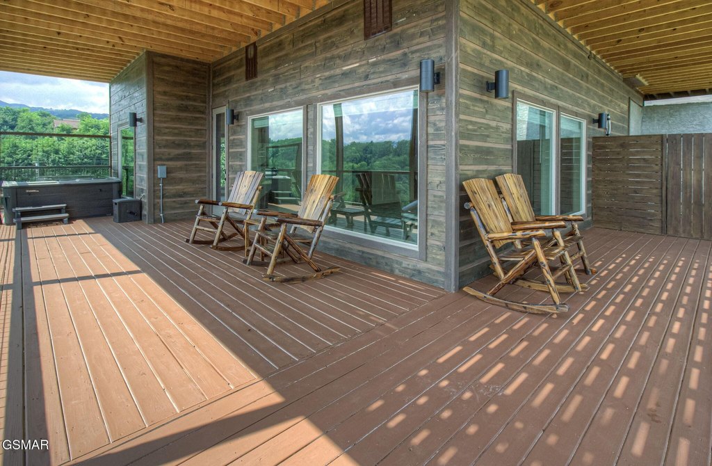 Gatlinburg, Tennessee, 37738, United States, 5 Bedrooms Bedrooms, ,6 BathroomsBathrooms,Residential,Forsale,1942440