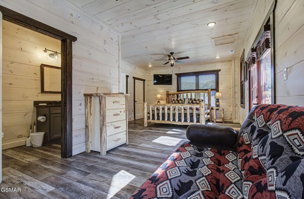 Sevierville, Tennessee, 37862, United States, 5 Bedrooms Bedrooms, ,4 BathroomsBathrooms,Residential,Forsale,1971834