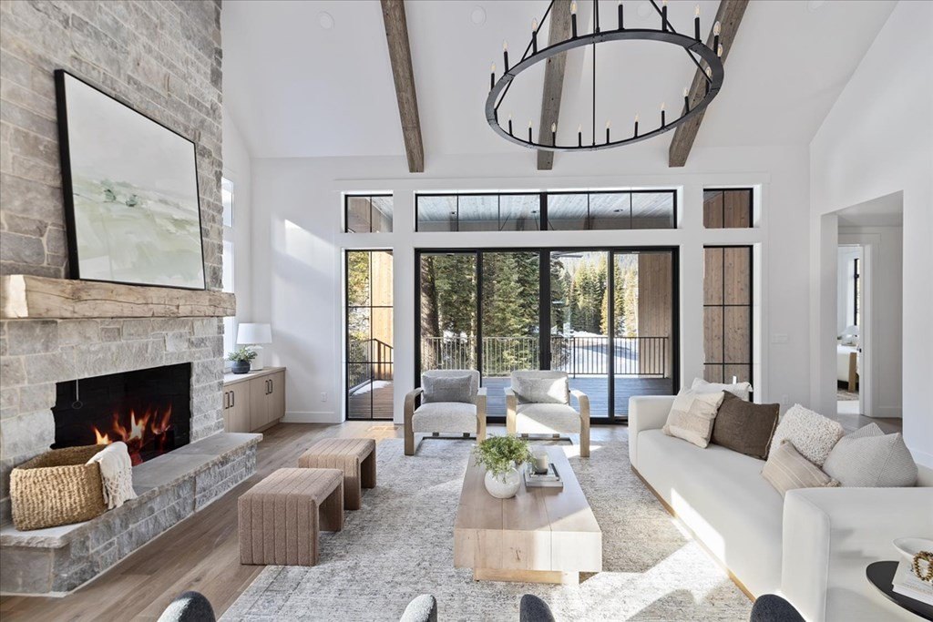 Donnelly, Idaho, 83615, United States, 4 Bedrooms Bedrooms, ,3.5 BathroomsBathrooms,Residential,Forsale,1946171