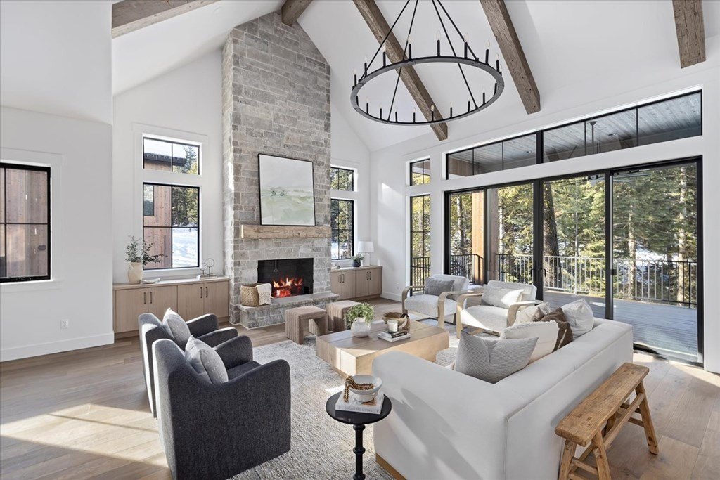 Donnelly, Idaho, 83615, United States, 4 Bedrooms Bedrooms, ,3.5 BathroomsBathrooms,Residential,Forsale,1946171