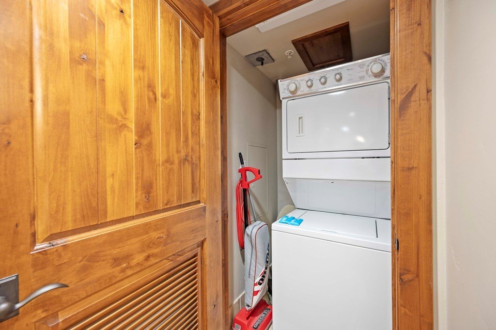 Donnelly, Idaho, 83615, United States, 2 Bedrooms Bedrooms, ,2 BathroomsBathrooms,Residential,Forsale,1946198