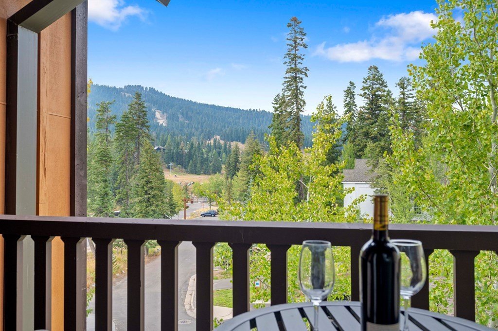 Donnelly, Idaho, 83615, United States, 2 Bedrooms Bedrooms, ,2 BathroomsBathrooms,Residential,Forsale,1946198