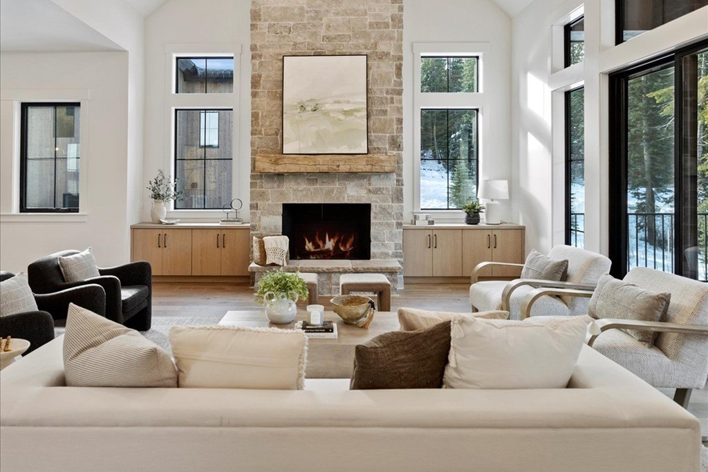 Donnelly, Idaho, 83615, United States, 4 Bedrooms Bedrooms, ,3.5 BathroomsBathrooms,Residential,Forsale,1946171