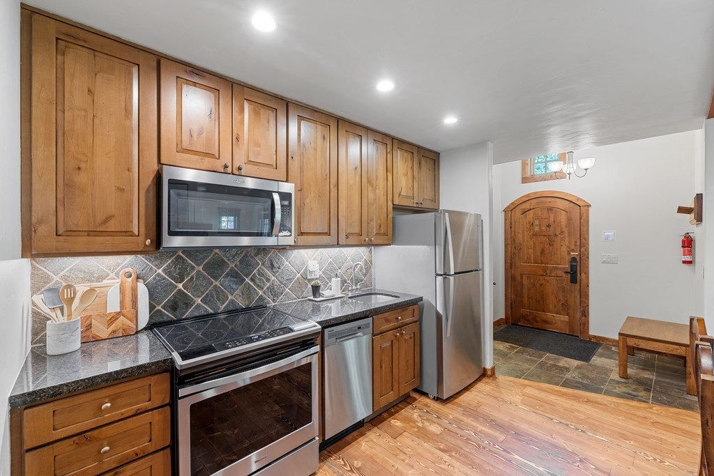 Donnelly, Idaho, 83615, United States, 2 Bedrooms Bedrooms, ,2.5 BathroomsBathrooms,Residential,Forsale,1889377