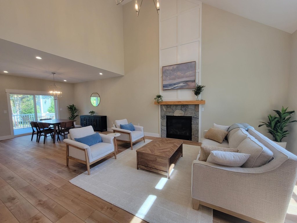 Laconia, New Hampshire, 03246, United States, 3 Bedrooms Bedrooms, ,2.5 BathroomsBathrooms,Residential,Forsale,1952891