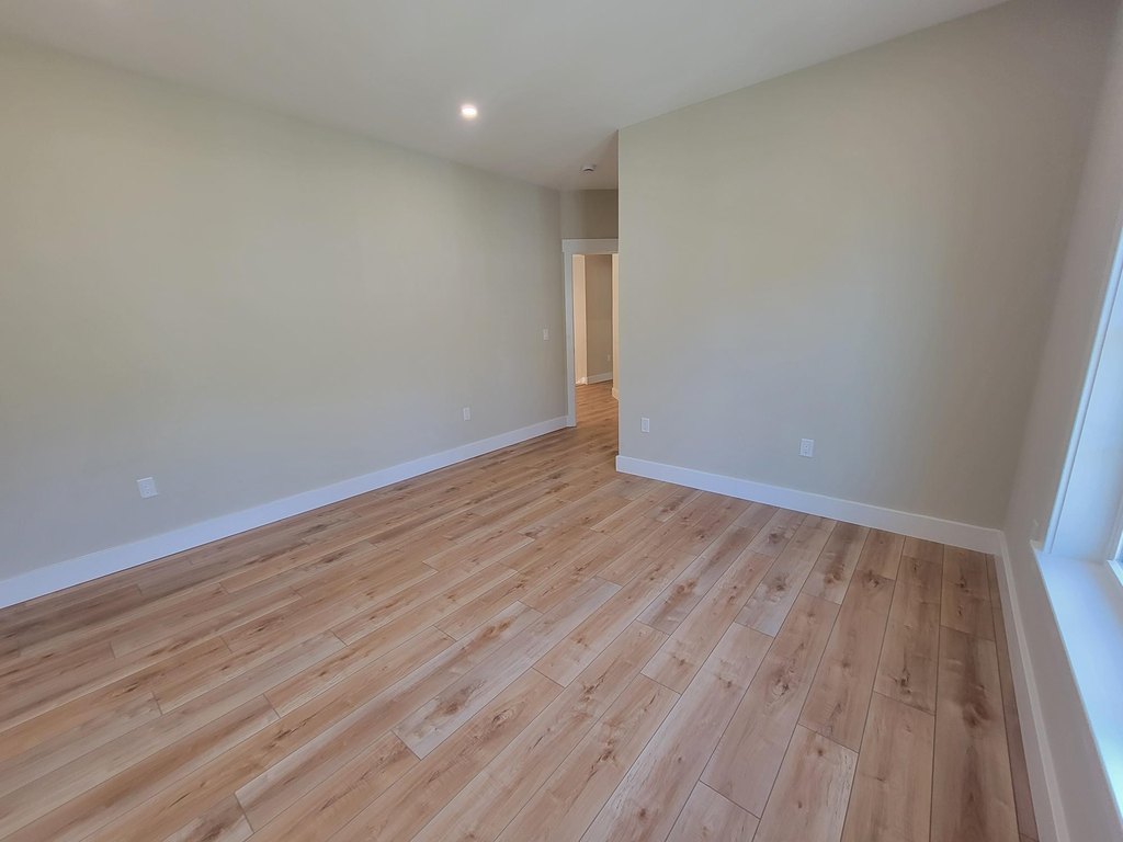 Laconia, New Hampshire, 03246, United States, 3 Bedrooms Bedrooms, ,2.5 BathroomsBathrooms,Residential,Forsale,1952891