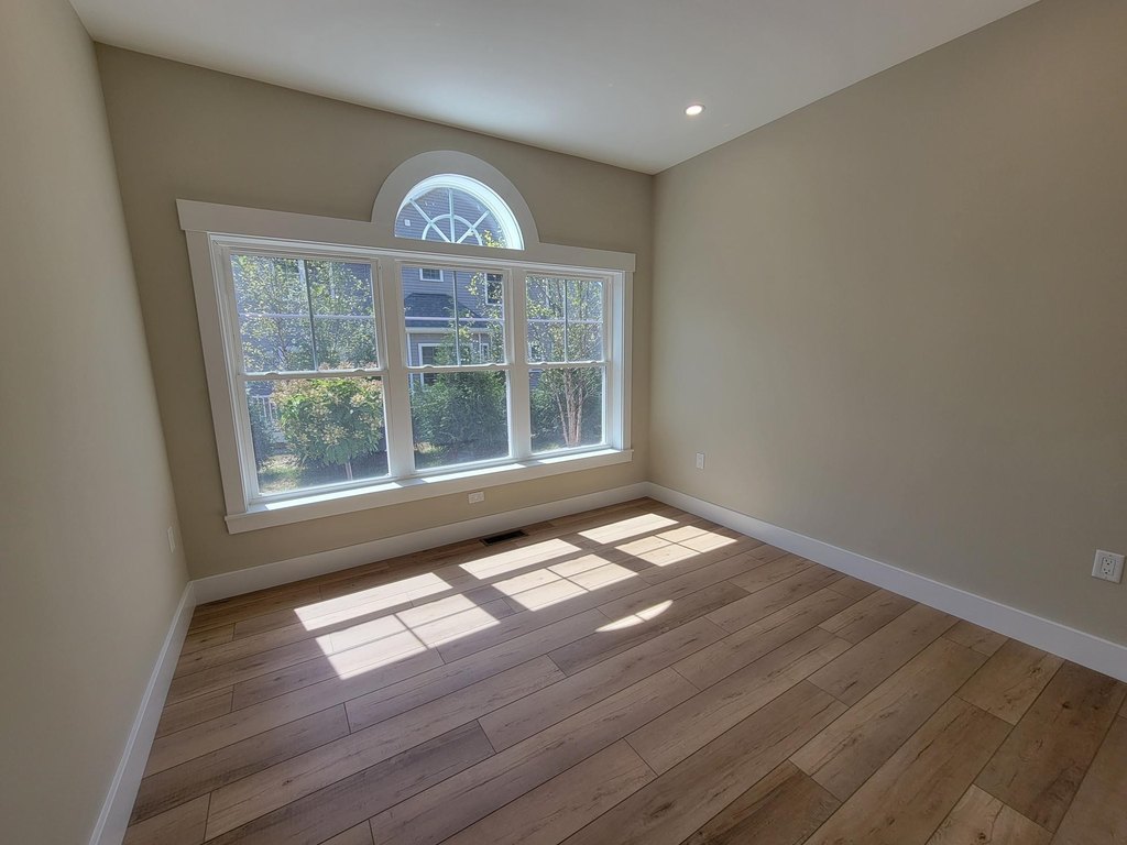 Laconia, New Hampshire, 03246, United States, 3 Bedrooms Bedrooms, ,2.5 BathroomsBathrooms,Residential,Forsale,1952893