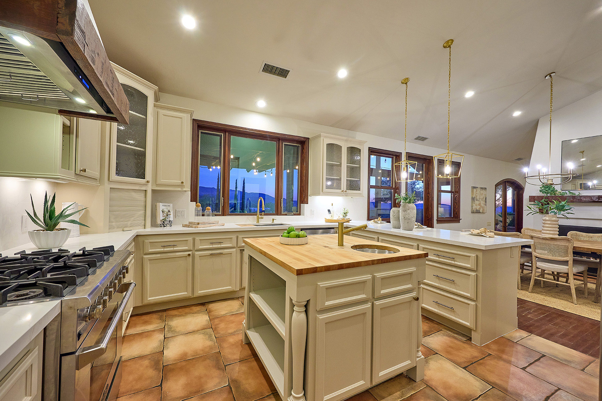 Temecula, California, 92592, United States, 5 Bedrooms Bedrooms, ,4 BathroomsBathrooms,Residential,Forsale,1941476
