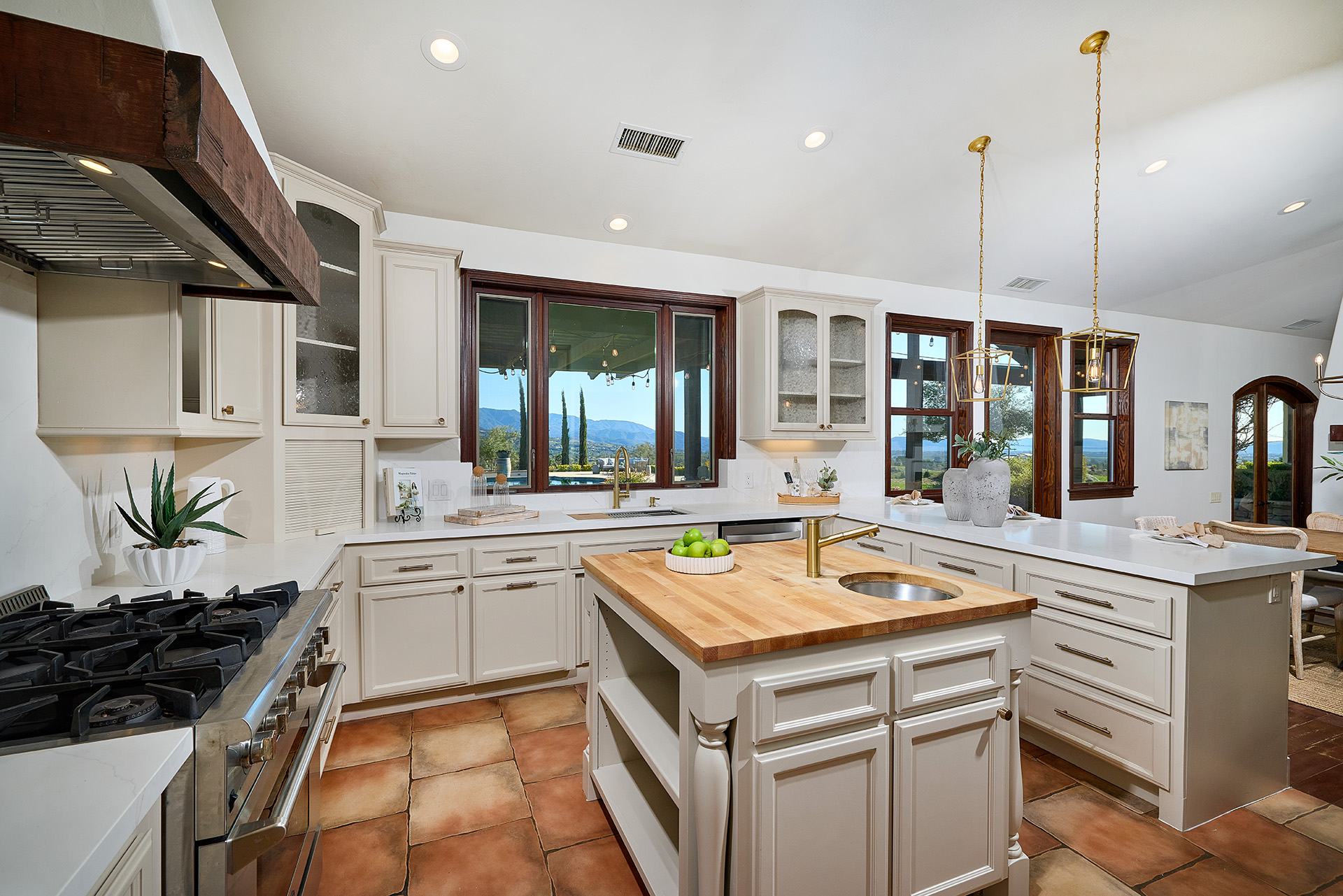 Temecula, California, 92592, United States, 5 Bedrooms Bedrooms, ,4 BathroomsBathrooms,Residential,Forsale,1941476