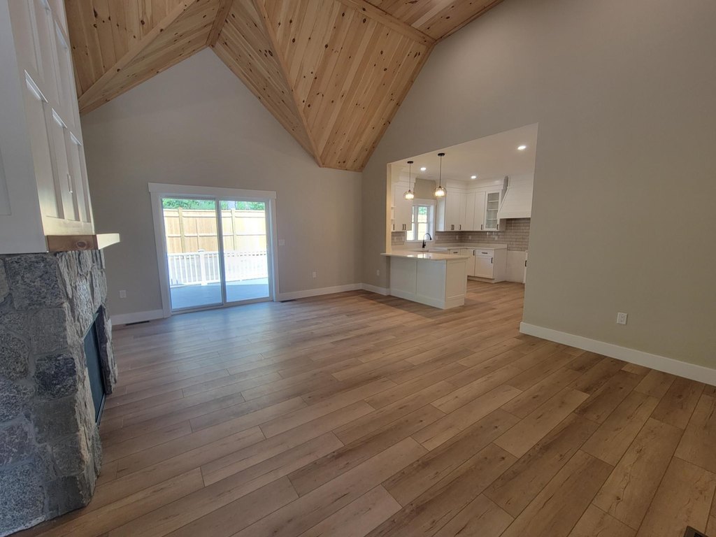 Laconia, New Hampshire, 03246, United States, 3 Bedrooms Bedrooms, ,2.5 BathroomsBathrooms,Residential,Forsale,1952893