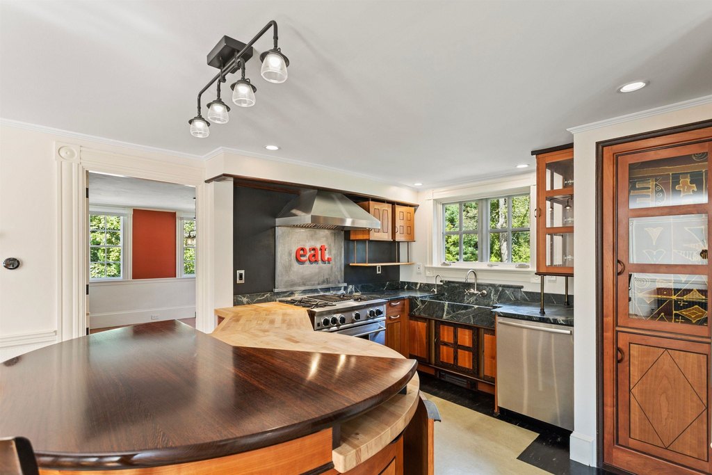 North Hampton, New Hampshire, 03862, United States, 3 Bedrooms Bedrooms, ,2.5 BathroomsBathrooms,Residential,Forsale,1952897