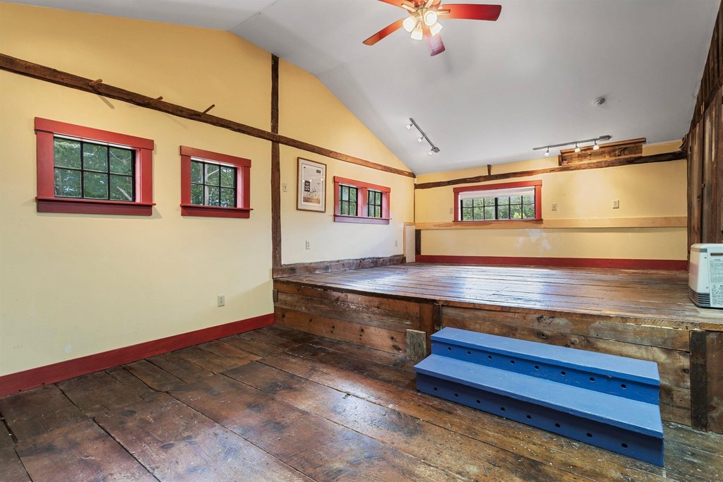 North Hampton, New Hampshire, 03862, United States, 3 Bedrooms Bedrooms, ,2.5 BathroomsBathrooms,Residential,Forsale,1952897
