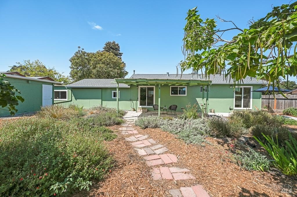 Sebastopol, California, 95472, United States, 3 Bedrooms Bedrooms, ,1 BathroomBathrooms,Residential,Forsale,1985939