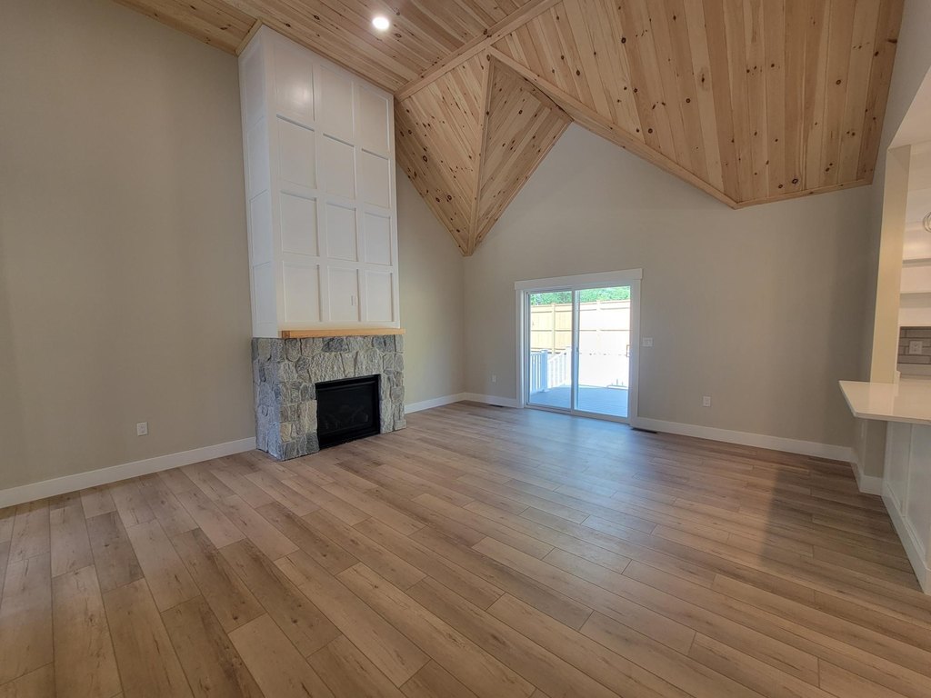 Laconia, New Hampshire, 03246, United States, 3 Bedrooms Bedrooms, ,2.5 BathroomsBathrooms,Residential,Forsale,1952893