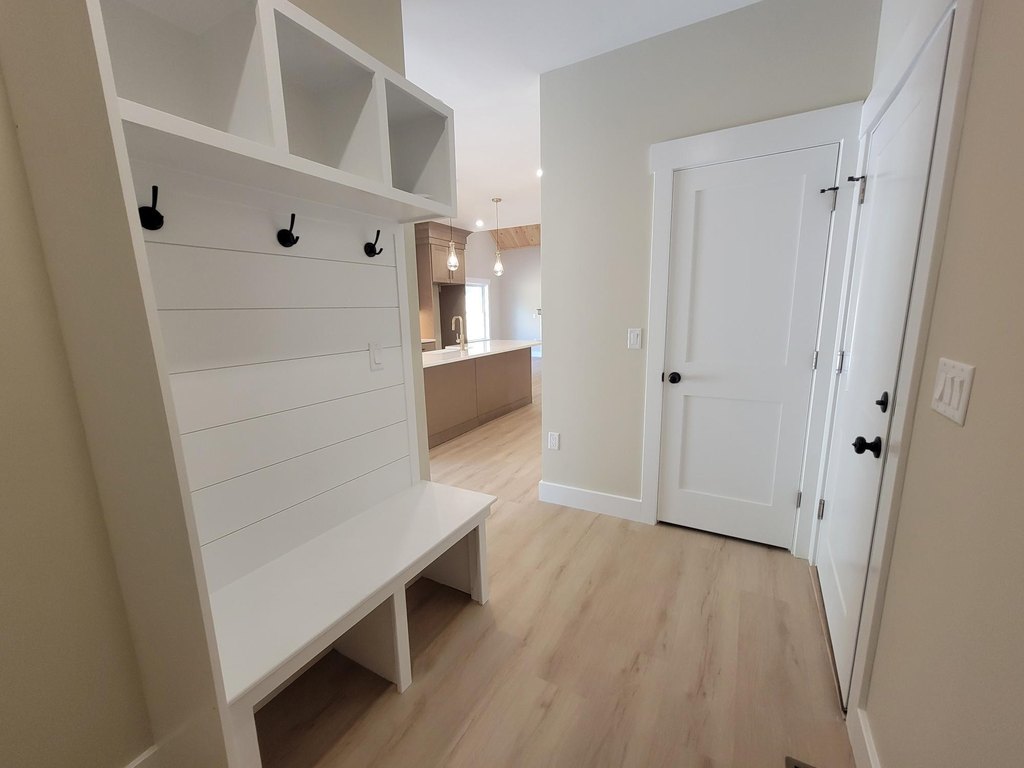 Laconia, New Hampshire, 03246, United States, 3 Bedrooms Bedrooms, ,2.5 BathroomsBathrooms,Residential,Forsale,1952892