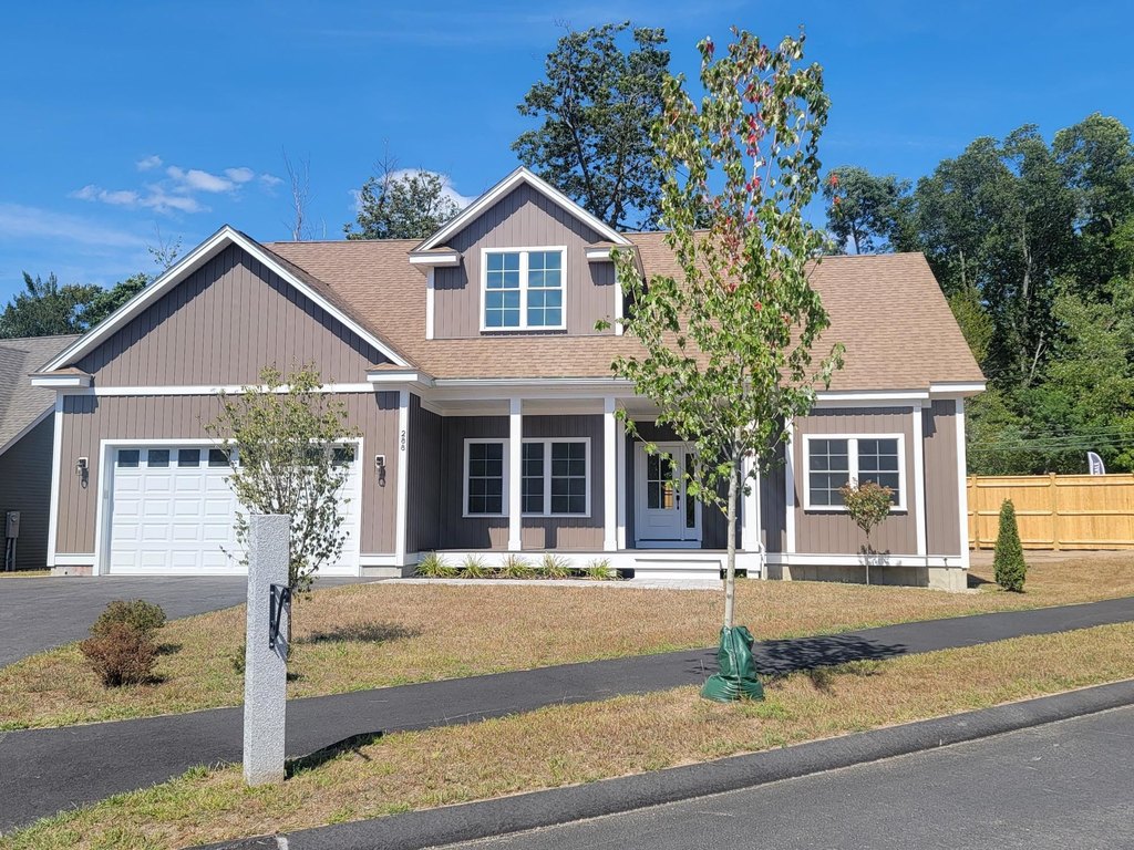 Laconia, New Hampshire, 03246, United States, 3 Bedrooms Bedrooms, ,2.5 BathroomsBathrooms,Residential,Forsale,1952892