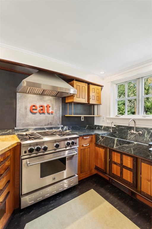 North Hampton, New Hampshire, 03862, United States, 3 Bedrooms Bedrooms, ,2.5 BathroomsBathrooms,Residential,Forsale,1952897