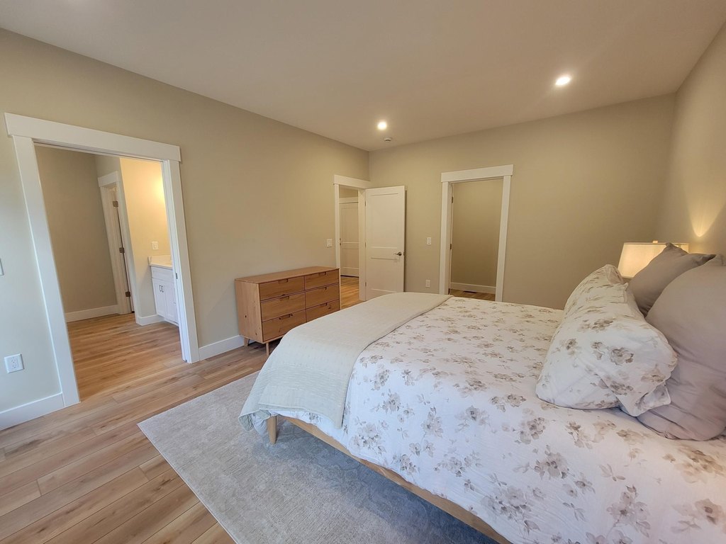 Laconia, New Hampshire, 03246, United States, 3 Bedrooms Bedrooms, ,2.5 BathroomsBathrooms,Residential,Forsale,1952891