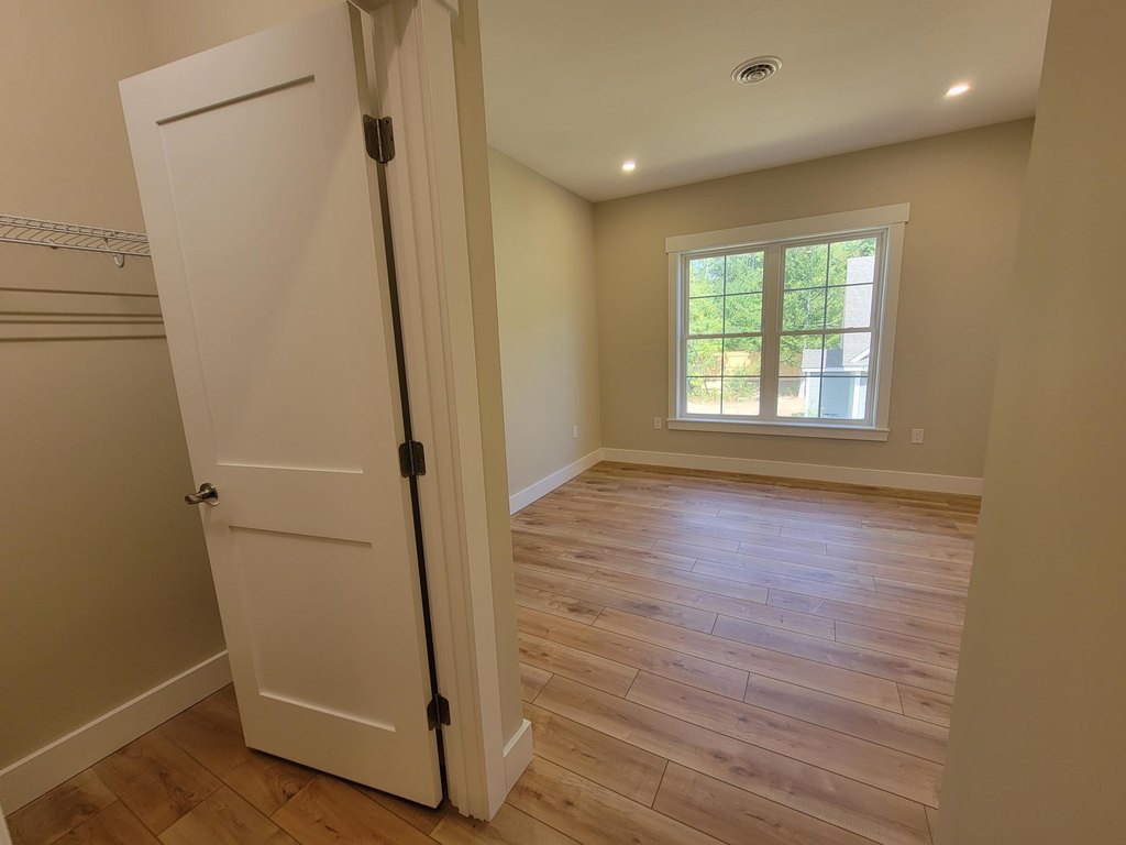 Laconia, New Hampshire, 03246, United States, 3 Bedrooms Bedrooms, ,2.5 BathroomsBathrooms,Residential,Forsale,1952891